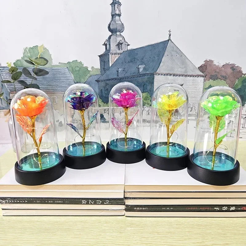 Róża w szklanej kopule LED